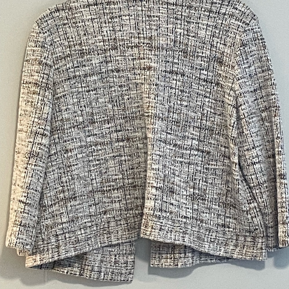 Laura Cruz Textured Tweed Jacket in Ivory and Black. Item 11379 - Picture 2 of 2